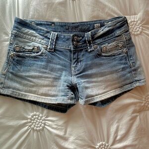 Miss Me blue Jean short size 26 women’s